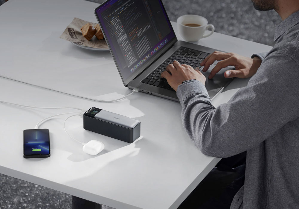 Anker 737 Power Bank (PowerCore 24K)